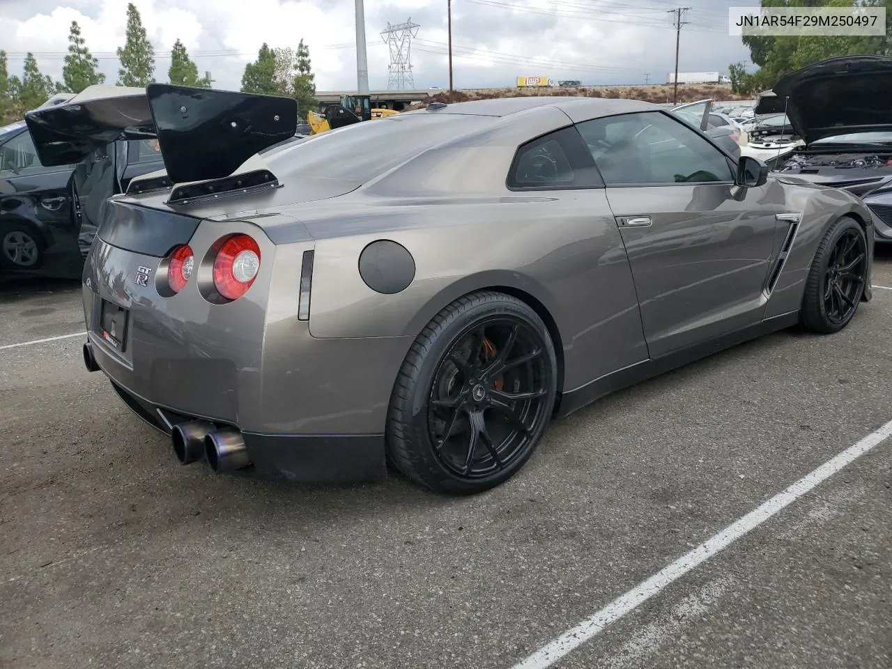 JN1AR54F29M250497 2009 Nissan Gt-R Base