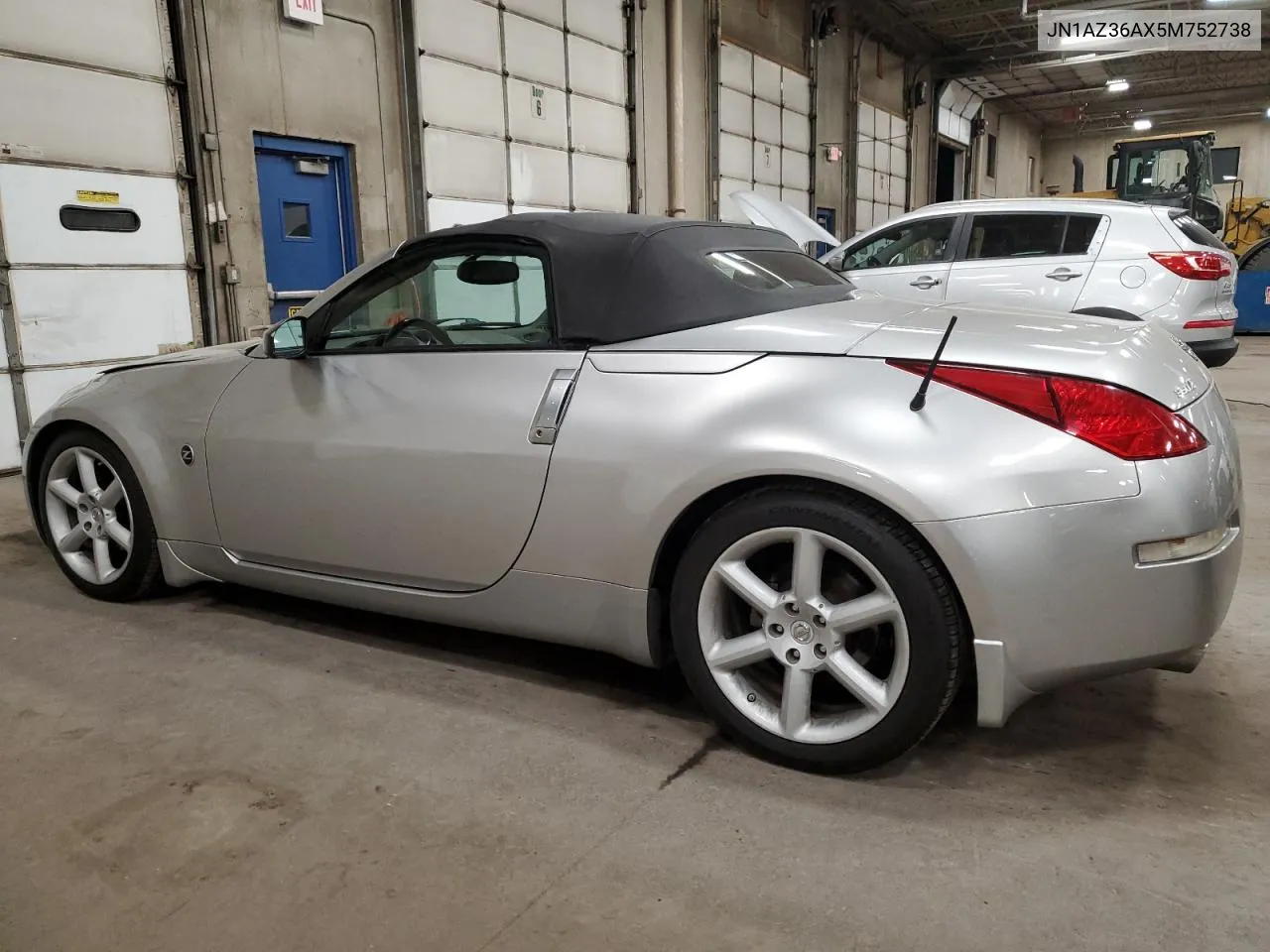 JN1AZ36AX5M752738 2005 Nissan 350Z Roadster