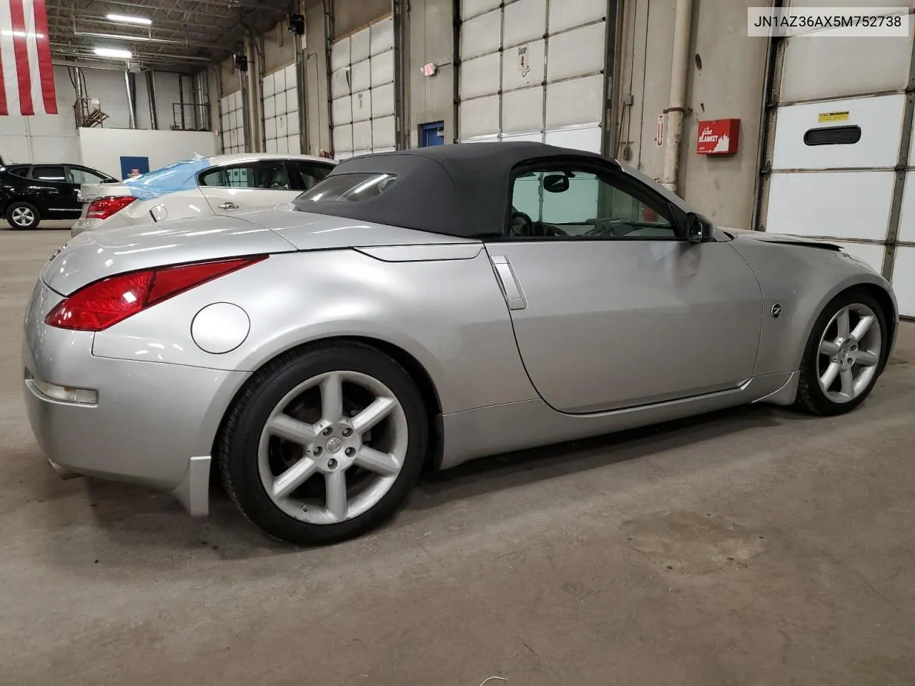 JN1AZ36AX5M752738 2005 Nissan 350Z Roadster