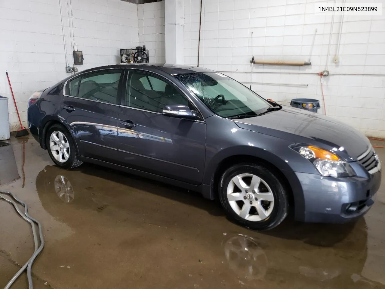 2009 Nissan Altima 3.5Se VIN: 1N4BL21E09N523899 Lot: 70989114