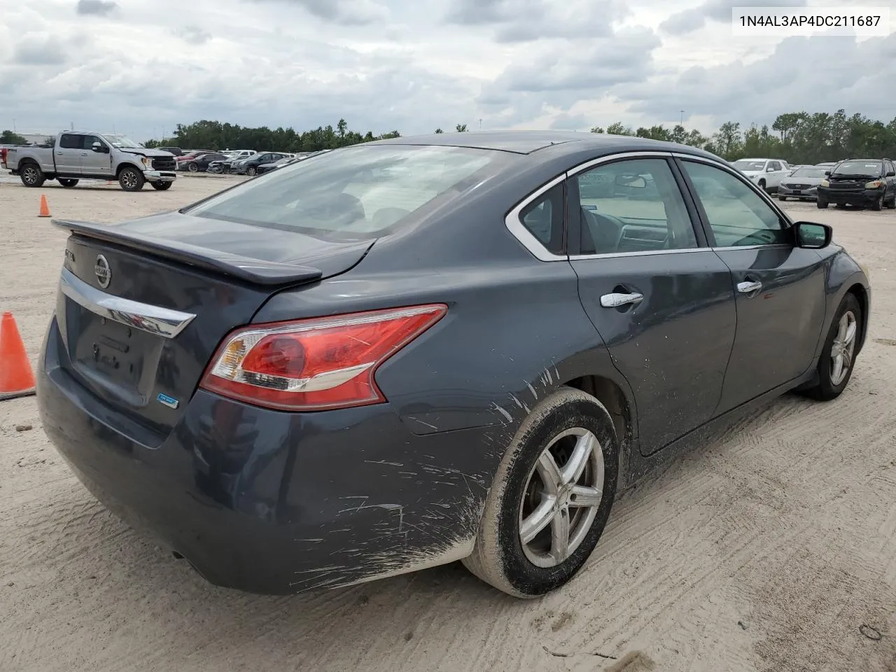 2013 Nissan Altima 2.5 VIN: 1N4AL3AP4DC211687 Lot: 70273584