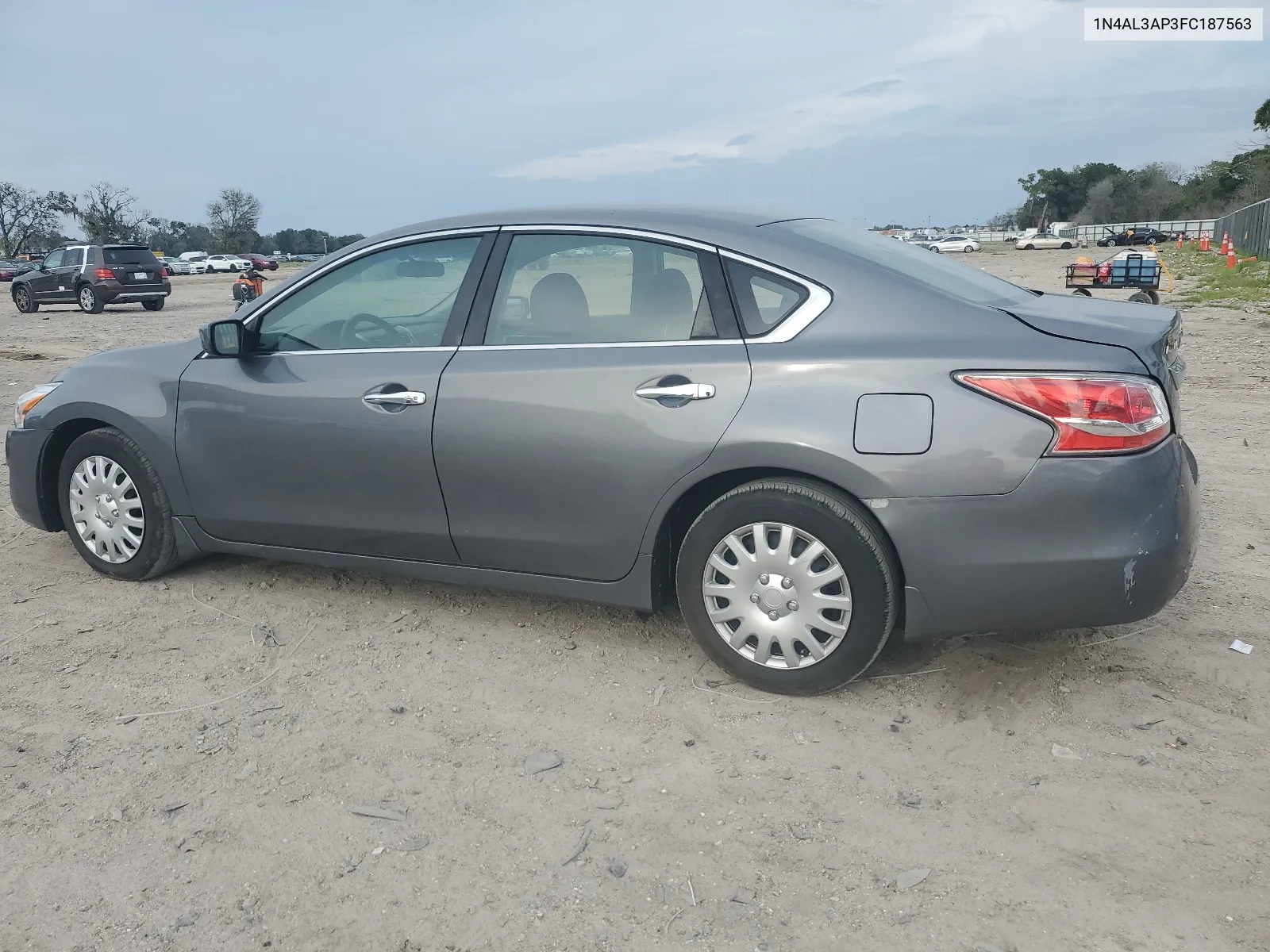 1N4AL3AP3FC187563 2015 Nissan Altima 2.5