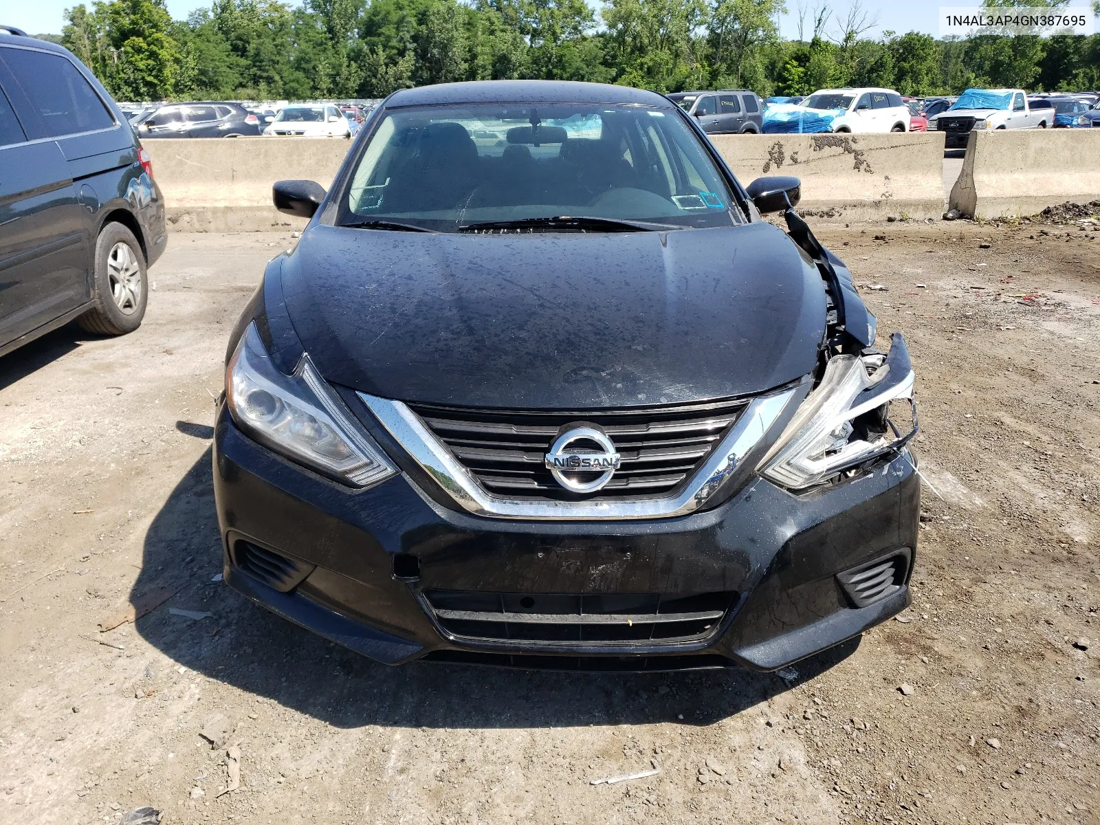 1N4AL3AP4GN387695 2016 Nissan Altima 2.5