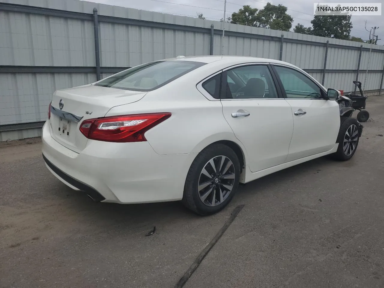 1N4AL3AP5GC135028 2016 Nissan Altima 2.5