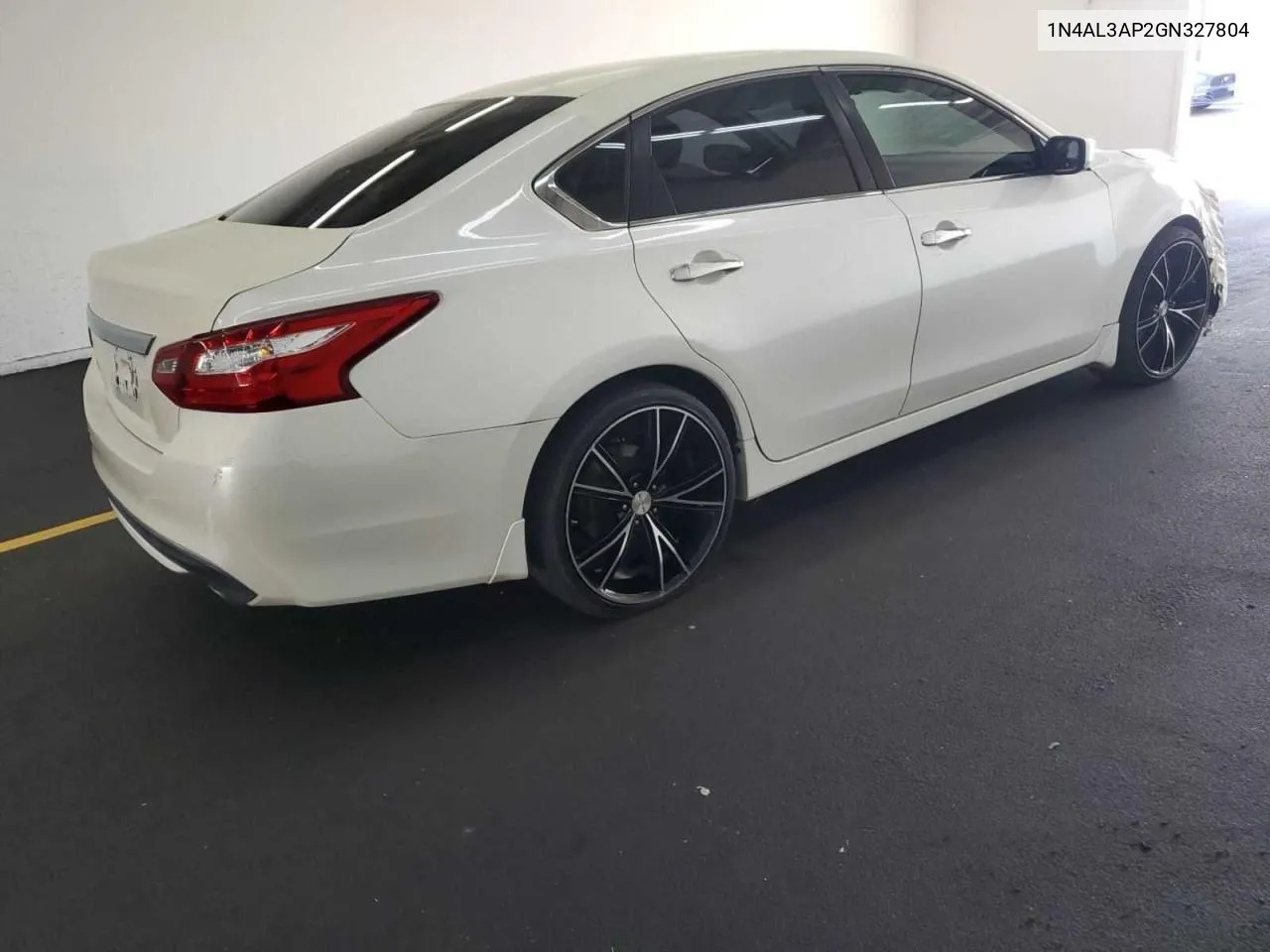 1N4AL3AP2GN327804 2016 Nissan Altima 2.5