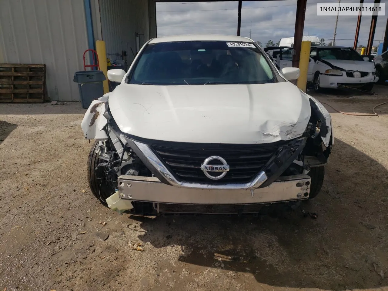 2017 Nissan Altima 2.5 VIN: 1N4AL3AP4HN314618 Lot: 40591024