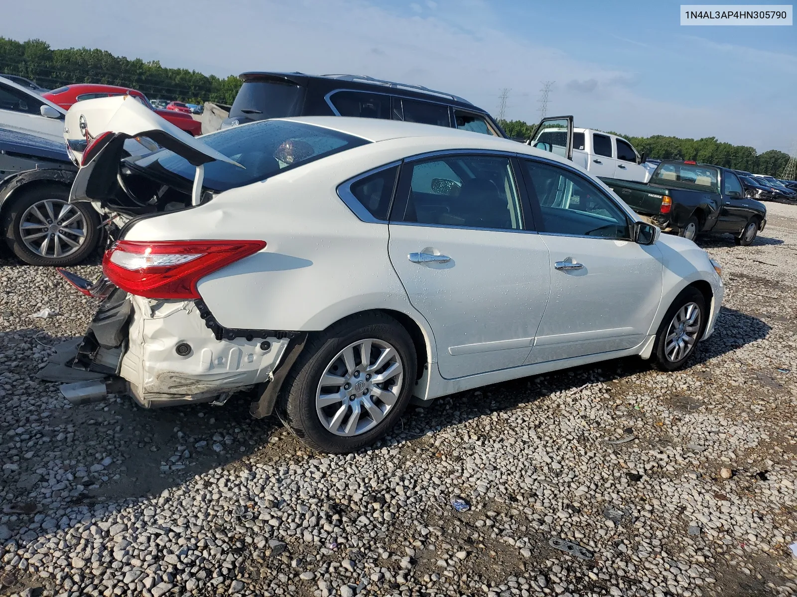 2017 Nissan Altima 2.5 VIN: 1N4AL3AP4HN305790 Lot: 63061394