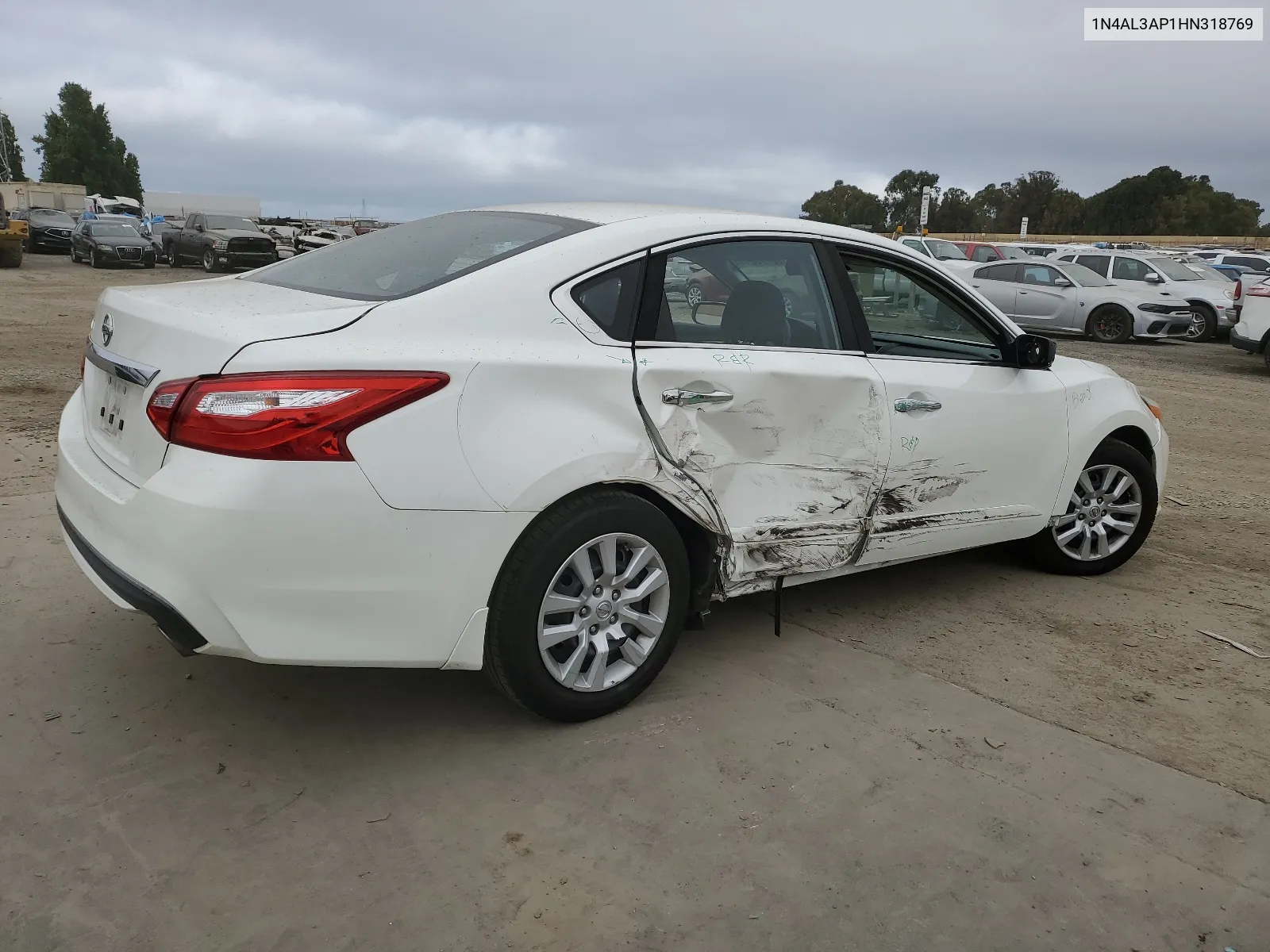 2017 Nissan Altima 2.5 VIN: 1N4AL3AP1HN318769 Lot: 66773514