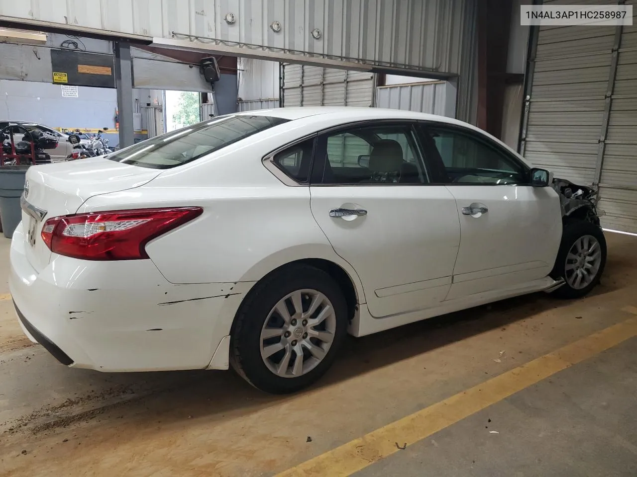 1N4AL3AP1HC258987 2017 Nissan Altima 2.5