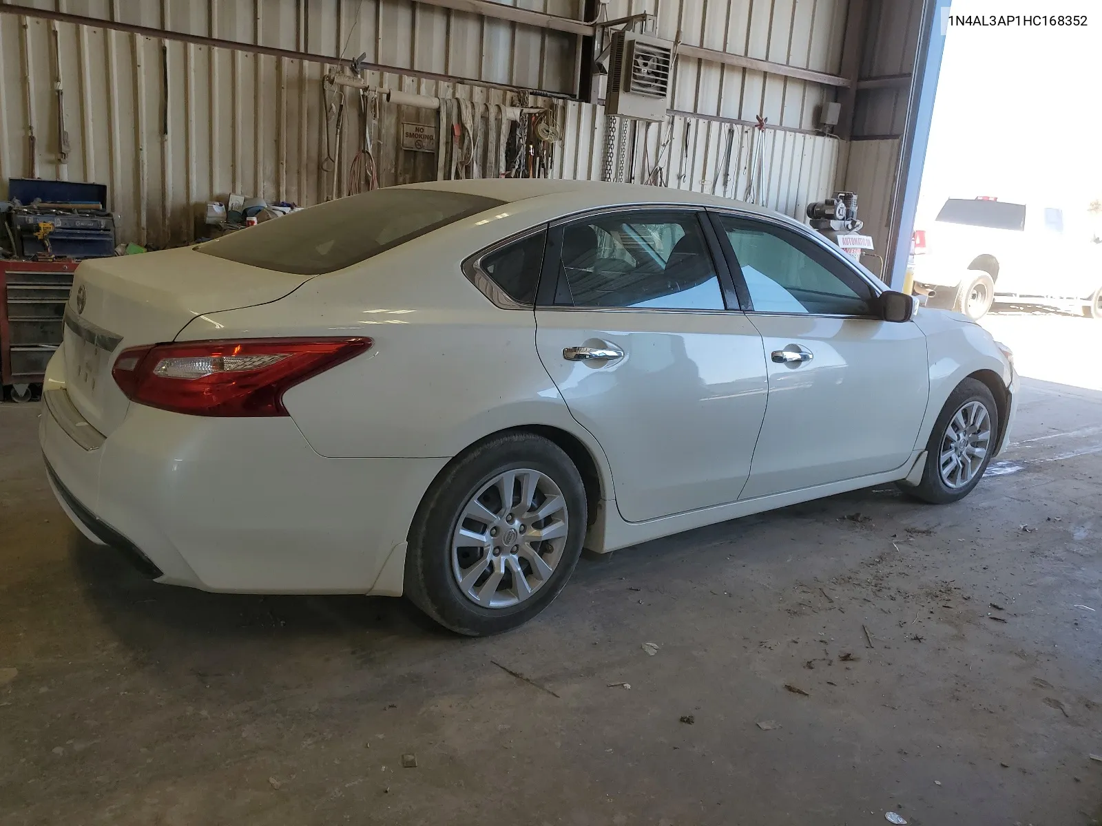 1N4AL3AP1HC168352 2017 Nissan Altima 2.5