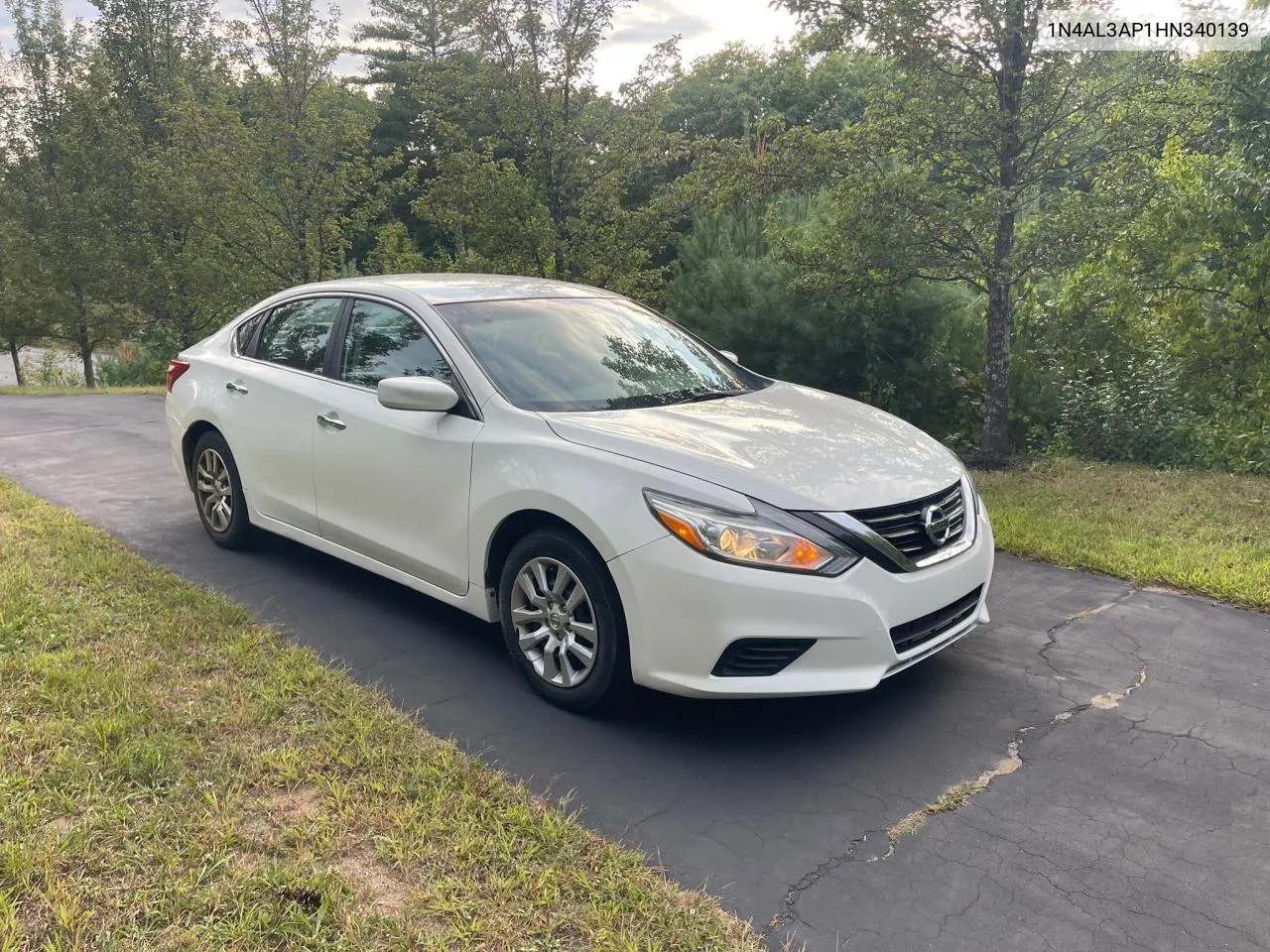 2017 Nissan Altima 2.5 VIN: 1N4AL3AP1HN340139 Lot: 71125464