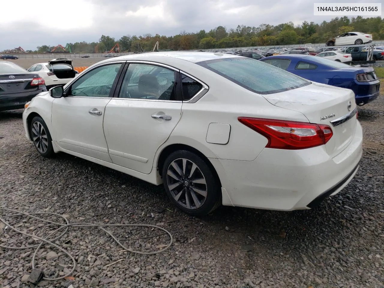 1N4AL3AP5HC161565 2017 Nissan Altima 2.5