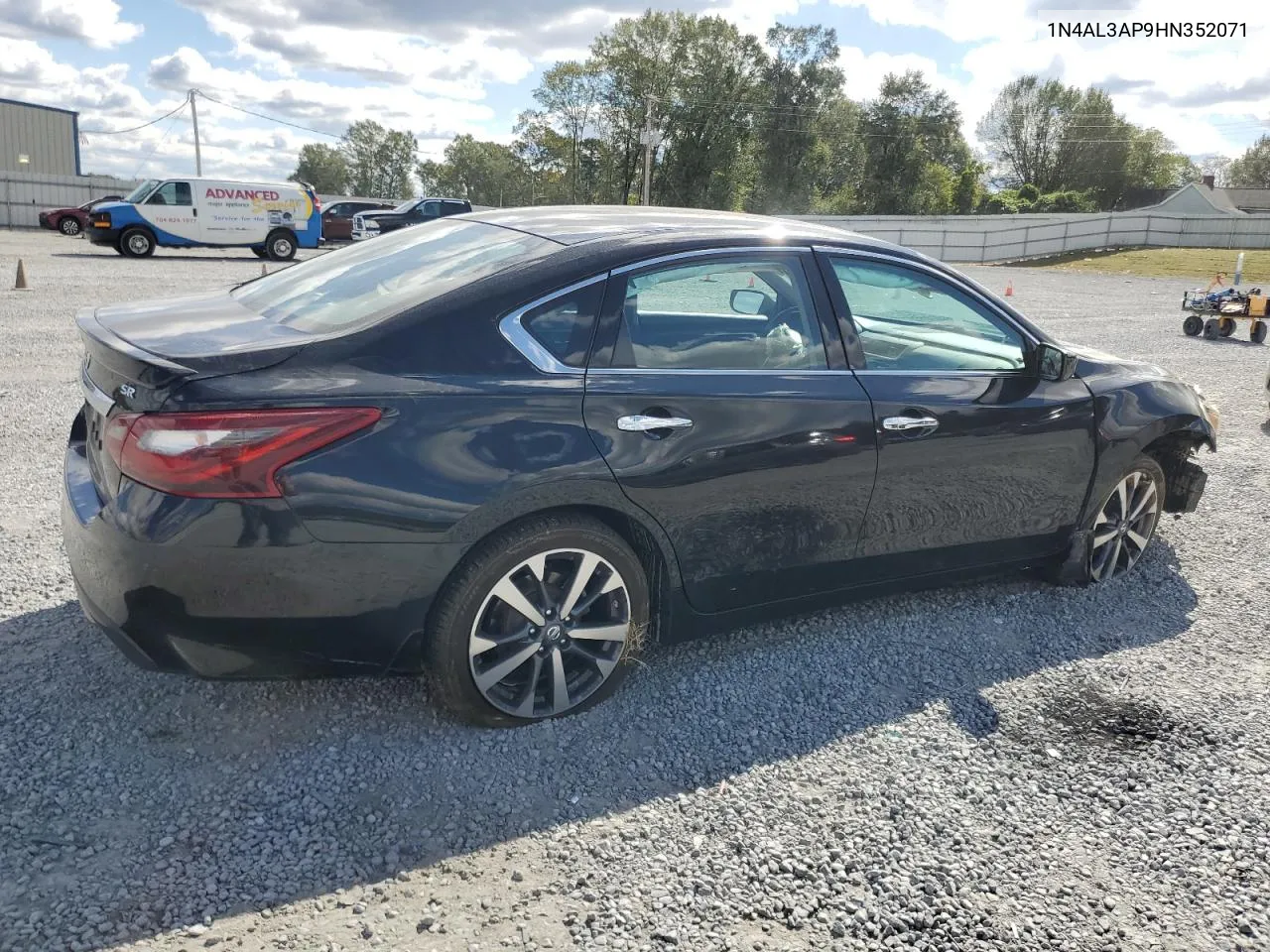 2017 Nissan Altima 2.5 VIN: 1N4AL3AP9HN352071 Lot: 76396674