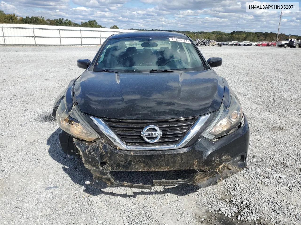 1N4AL3AP9HN352071 2017 Nissan Altima 2.5