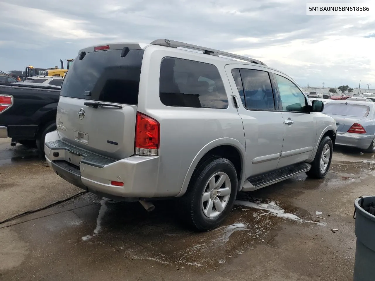 2011 Nissan Armada Sv VIN: 5N1BA0ND6BN618586 Lot: 71840584