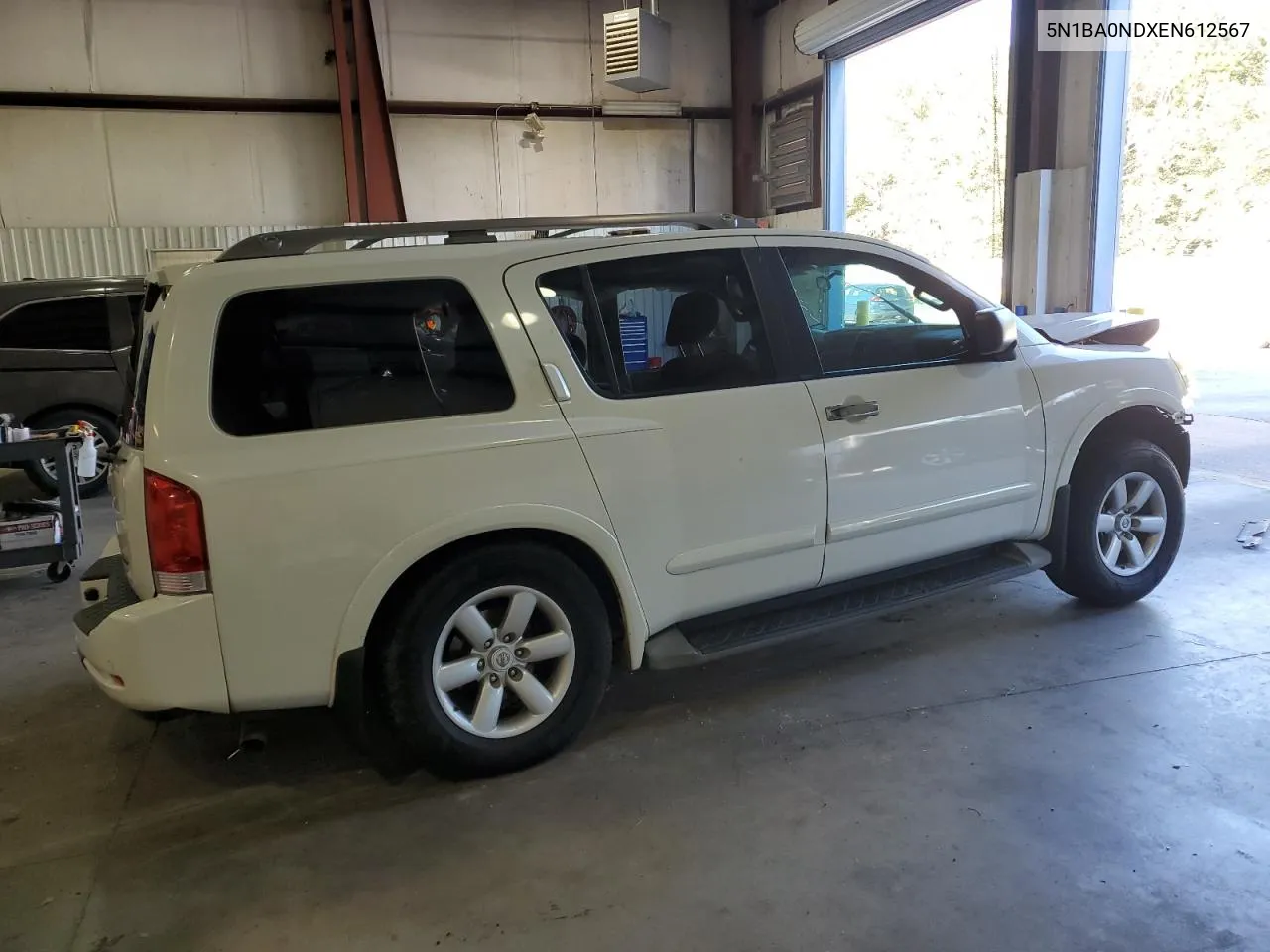 2014 Nissan Armada Sv VIN: 5N1BA0NDXEN612567 Lot: 73379174