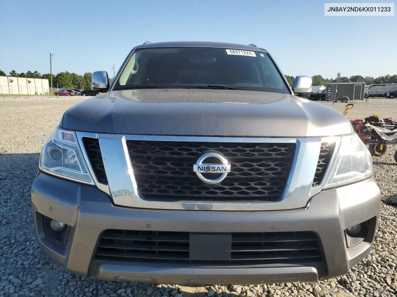 JN8AY2ND6KX011233 2019 Nissan Armada Sv