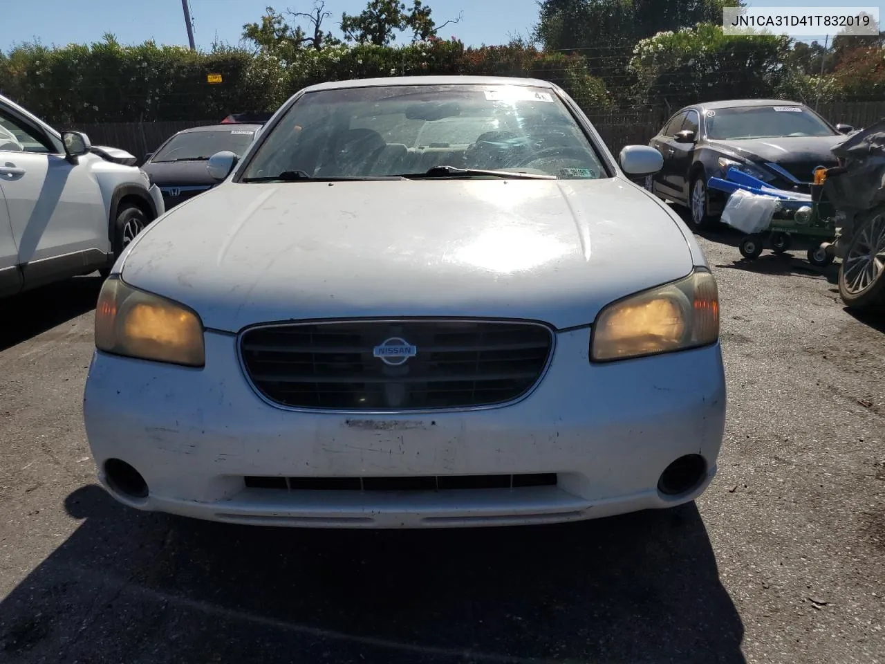 JN1CA31D41T832019 2001 Nissan Maxima Gxe