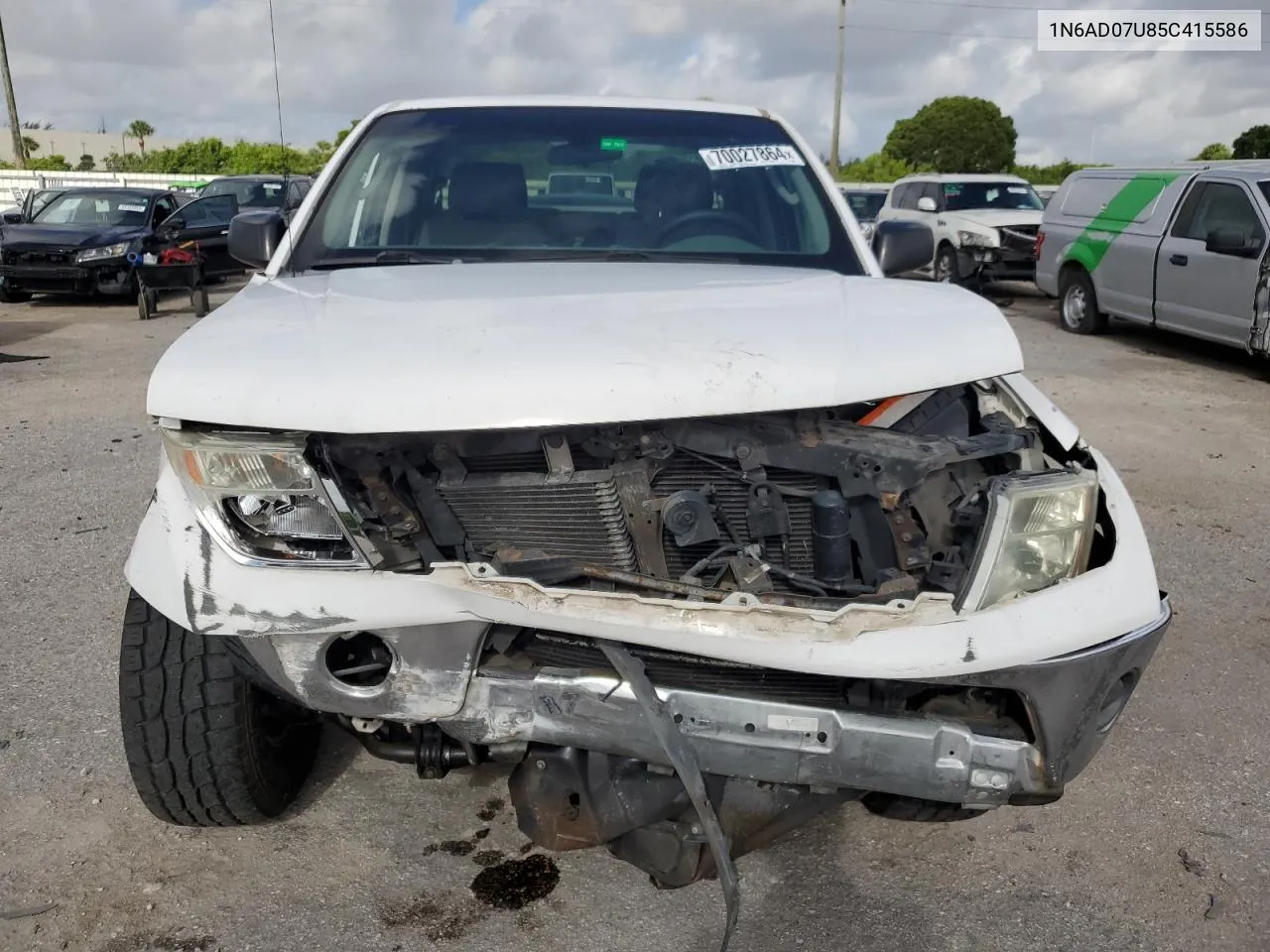 2005 Nissan Frontier Crew Cab Le VIN: 1N6AD07U85C415586 Lot: 70027864