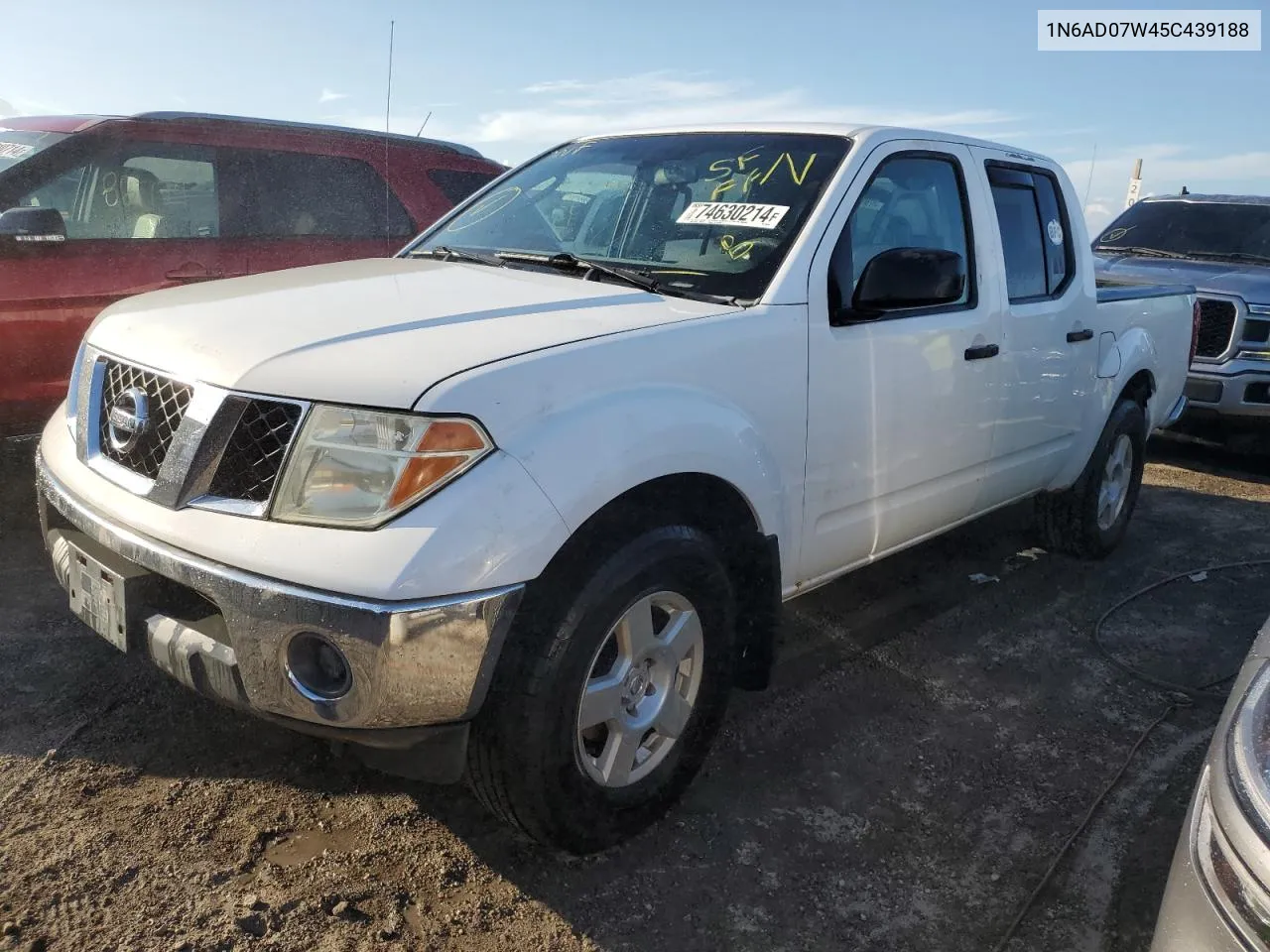 2005 Nissan Frontier Crew Cab Le VIN: 1N6AD07W45C439188 Lot: 74630214