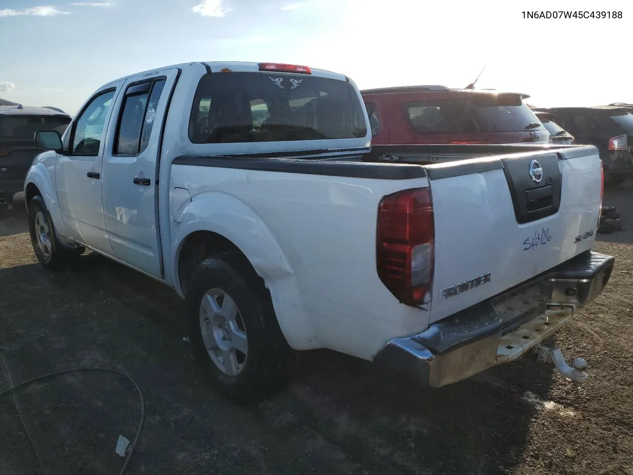 2005 Nissan Frontier Crew Cab Le VIN: 1N6AD07W45C439188 Lot: 74630214