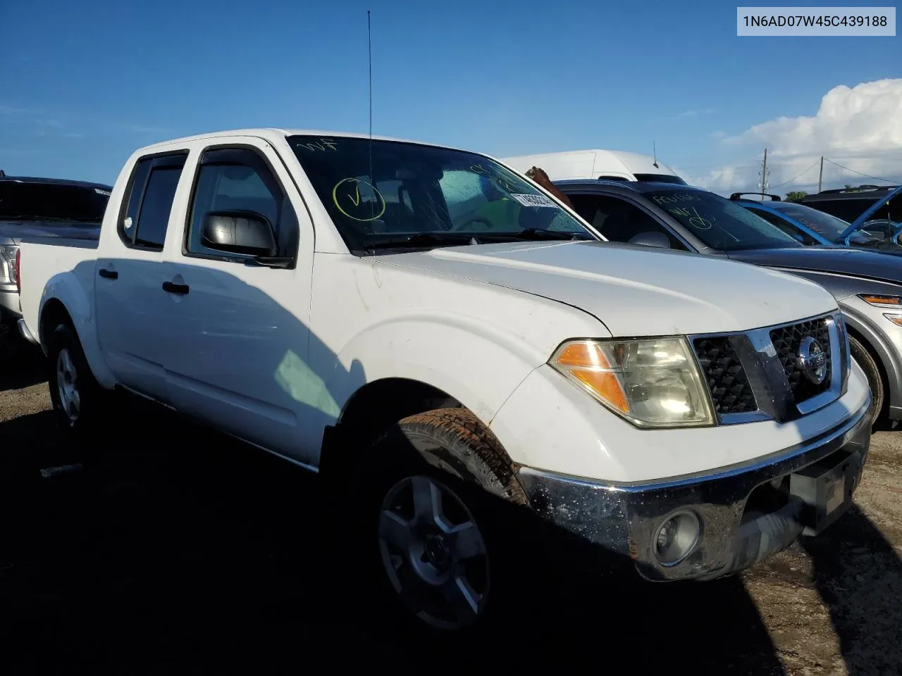 2005 Nissan Frontier Crew Cab Le VIN: 1N6AD07W45C439188 Lot: 74630214