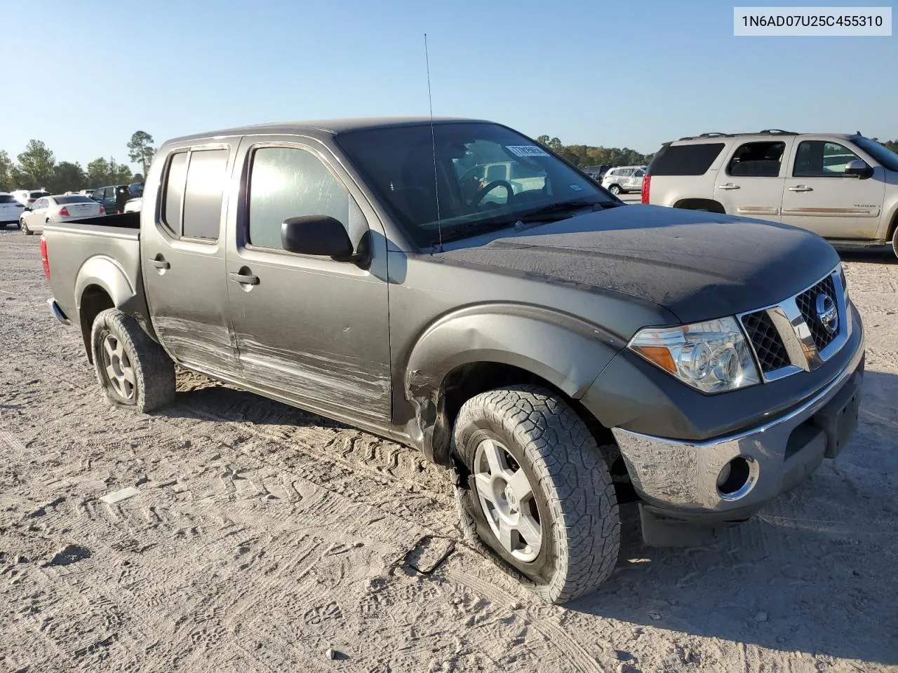 2005 Nissan Frontier Crew Cab Le VIN: 1N6AD07U25C455310 Lot: 77815654