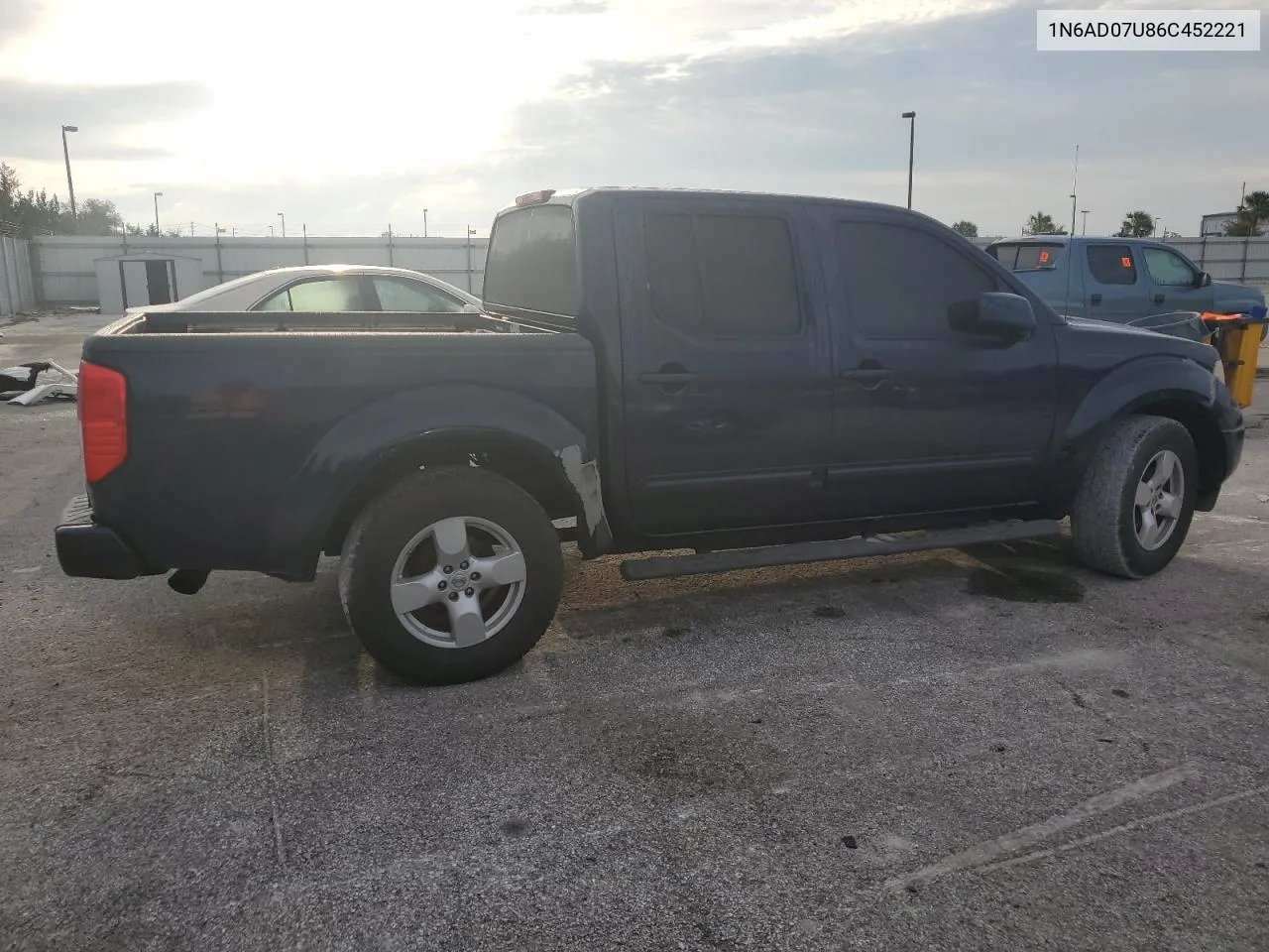 1N6AD07U86C452221 2006 Nissan Frontier Crew Cab Le