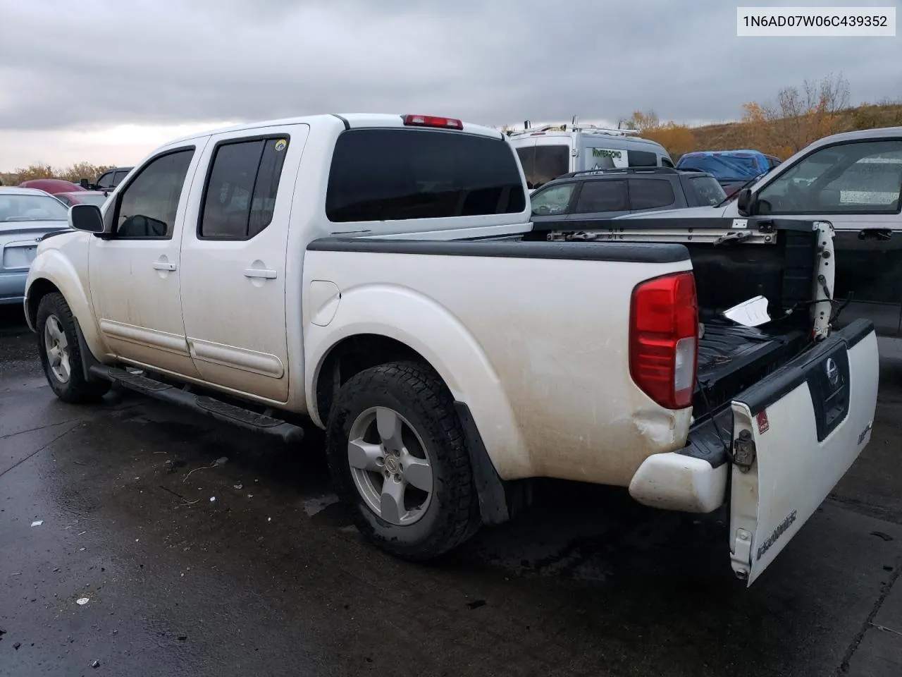 2006 Nissan Frontier Crew Cab Le VIN: 1N6AD07W06C439352 Lot: 77988834