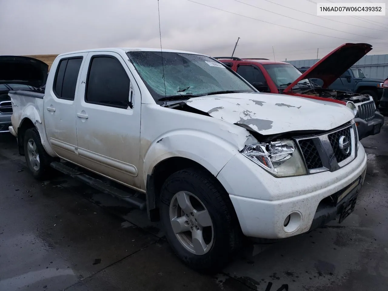 2006 Nissan Frontier Crew Cab Le VIN: 1N6AD07W06C439352 Lot: 77988834