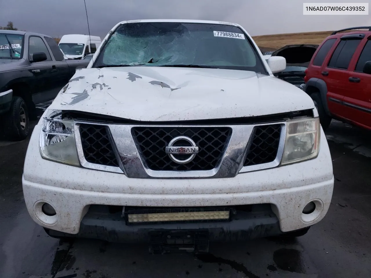 2006 Nissan Frontier Crew Cab Le VIN: 1N6AD07W06C439352 Lot: 77988834