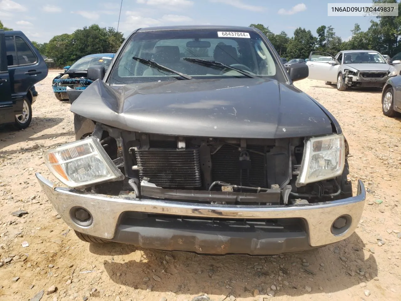 2007 Nissan Frontier Crew Cab Le VIN: 1N6AD09U17C449837 Lot: 68437044