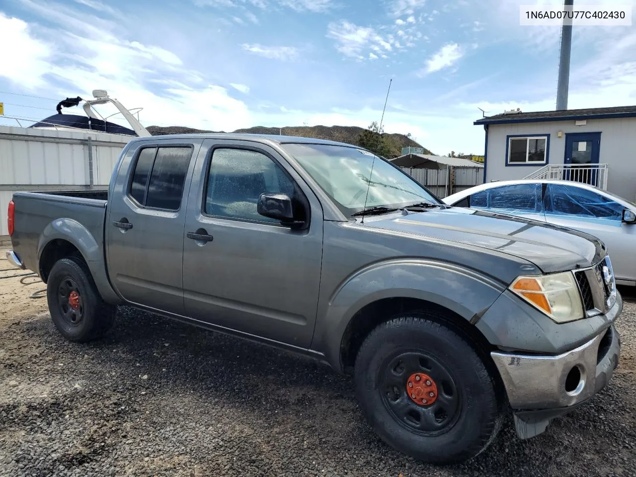 2007 Nissan Frontier Crew Cab Le VIN: 1N6AD07U77C402430 Lot: 72452464