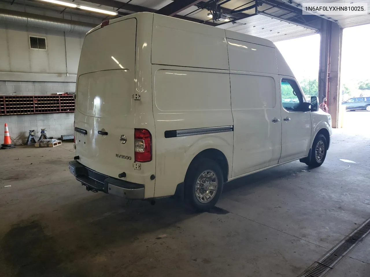 1N6AF0LYXHN810025 2017 Nissan Nv 2500 S