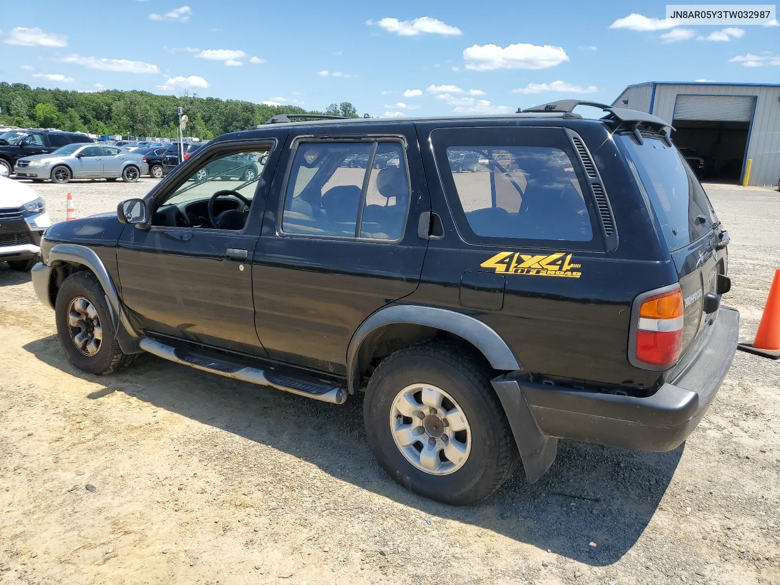 1996 Nissan Pathfinder Le VIN: JN8AR05Y3TW032987 Lot: 64073234