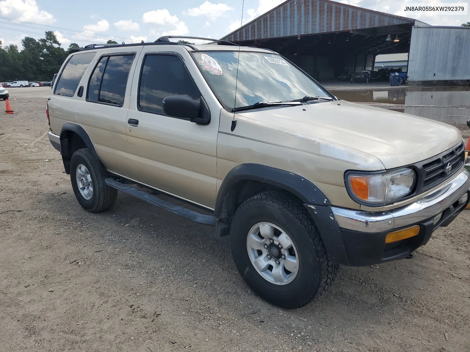 JN8AR05S6XW292379 1999 Nissan Pathfinder Xe