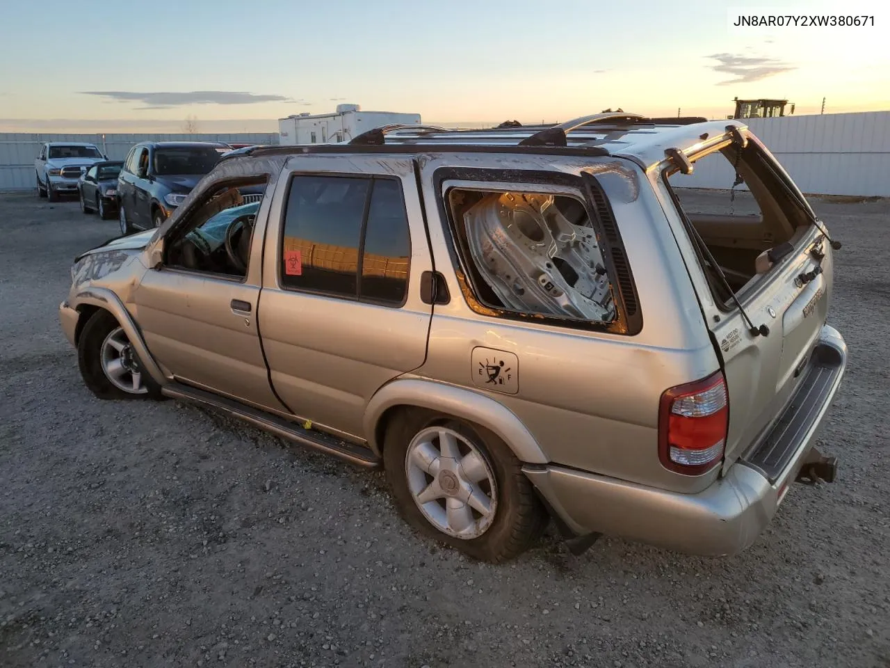 1999 Nissan Pathfinder Le VIN: JN8AR07Y2XW380671 Lot: 75745234