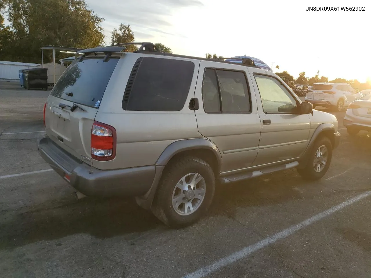 2001 Nissan Pathfinder Le VIN: JN8DR09X61W562902 Lot: 79365754