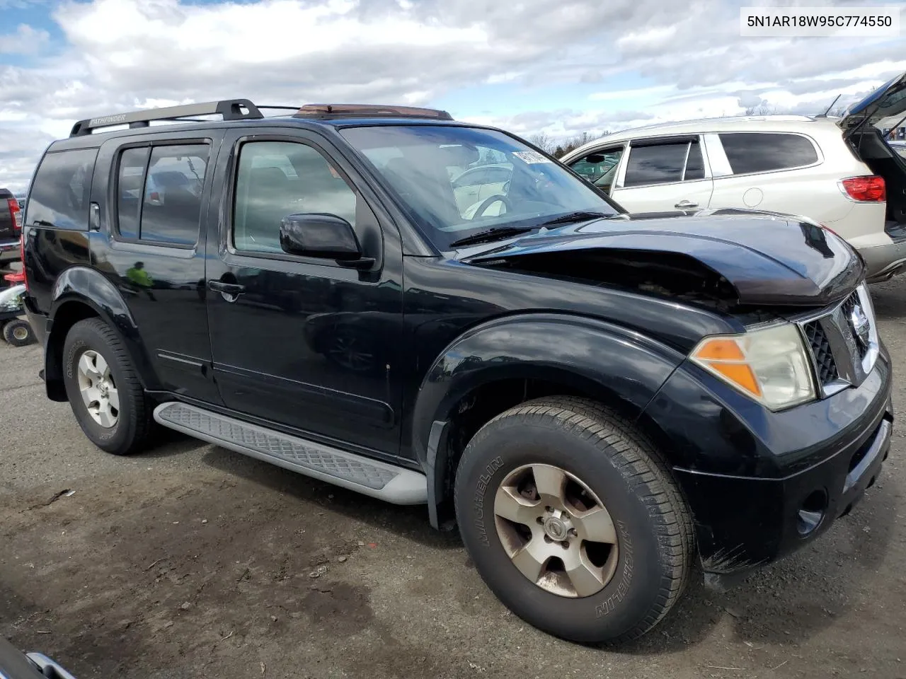 2005 Nissan Pathfinder Le VIN: 5N1AR18W95C774550 Lot: 49711844