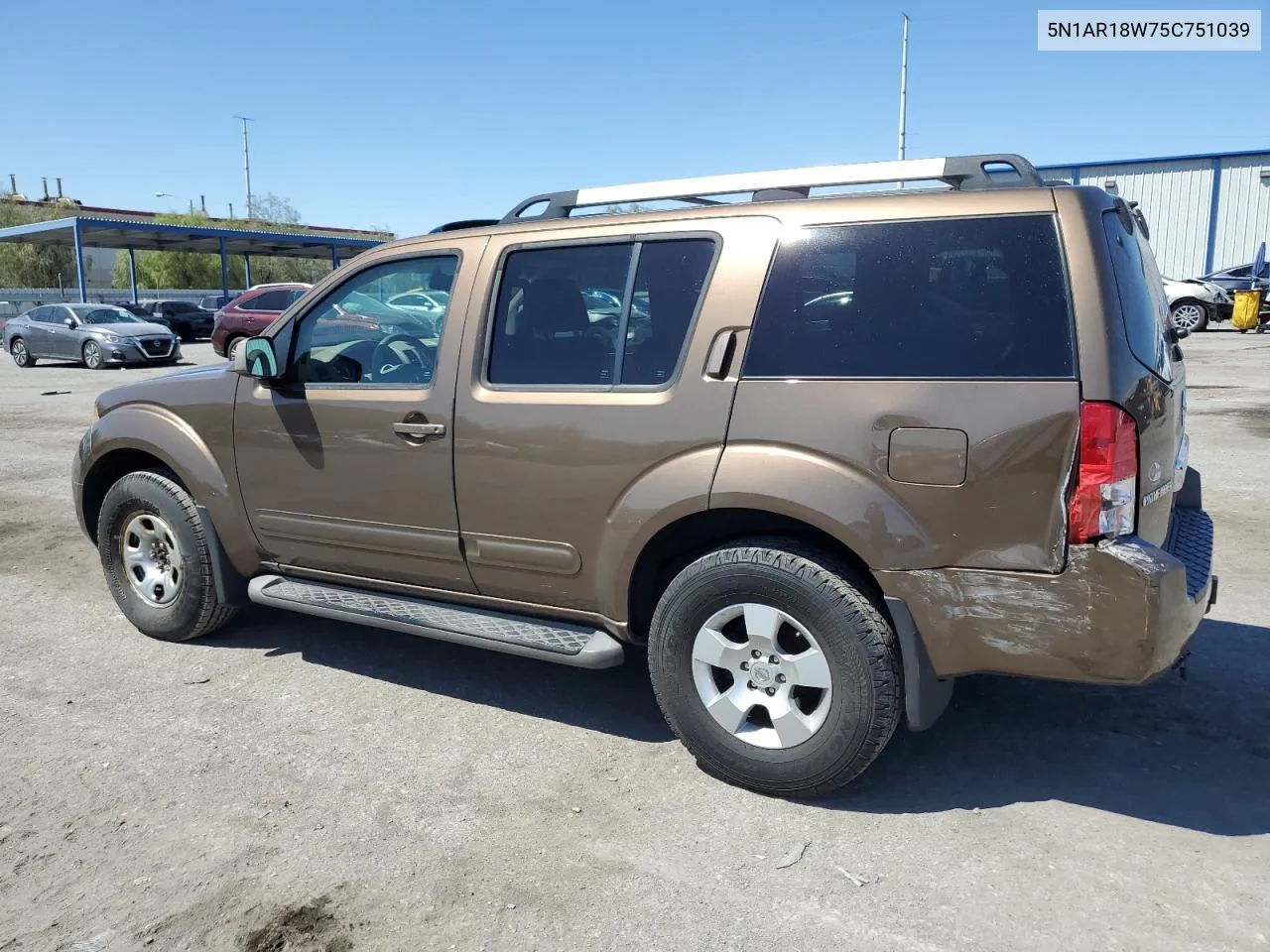 5N1AR18W75C751039 2005 Nissan Pathfinder Le