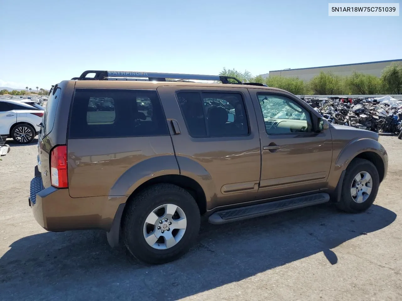 2005 Nissan Pathfinder Le VIN: 5N1AR18W75C751039 Lot: 68026824