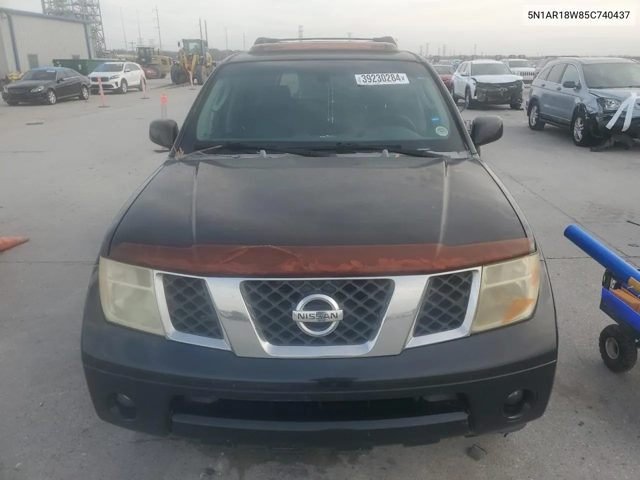 2005 Nissan Pathfinder Le VIN: 5N1AR18W85C740437 Lot: 68740884