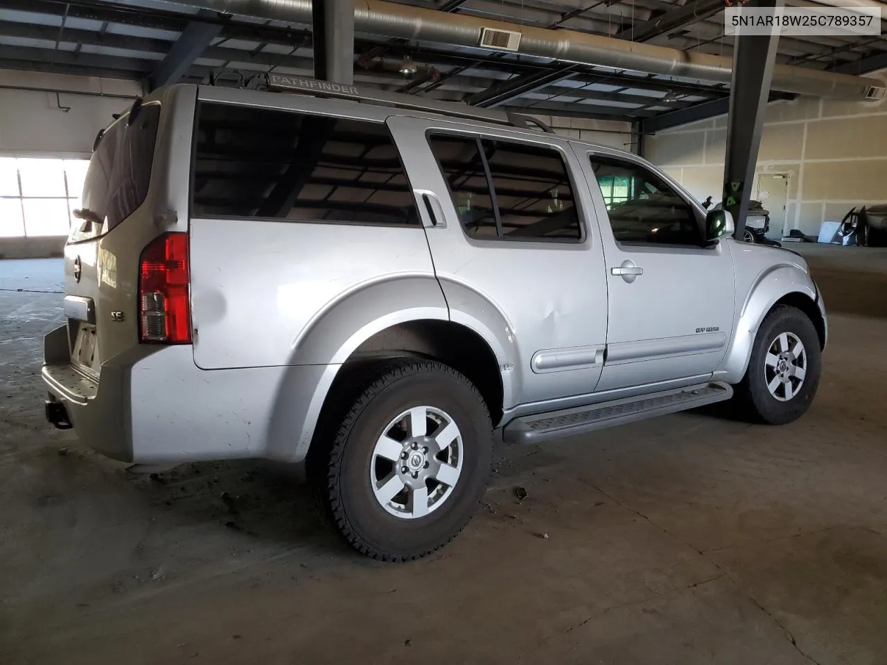 2005 Nissan Pathfinder Le VIN: 5N1AR18W25C789357 Lot: 73711114