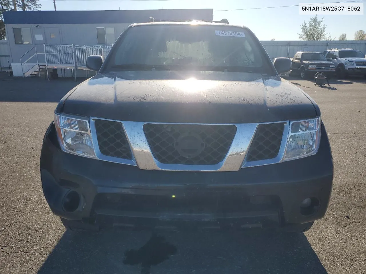 2005 Nissan Pathfinder Le VIN: 5N1AR18W25C718062 Lot: 74978104