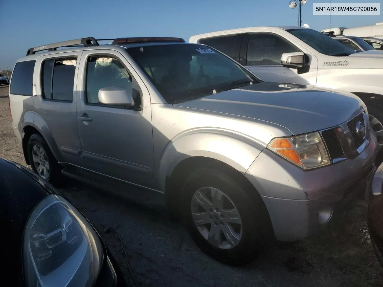 2005 Nissan Pathfinder Le VIN: 5N1AR18W45C790056 Lot: 77020724