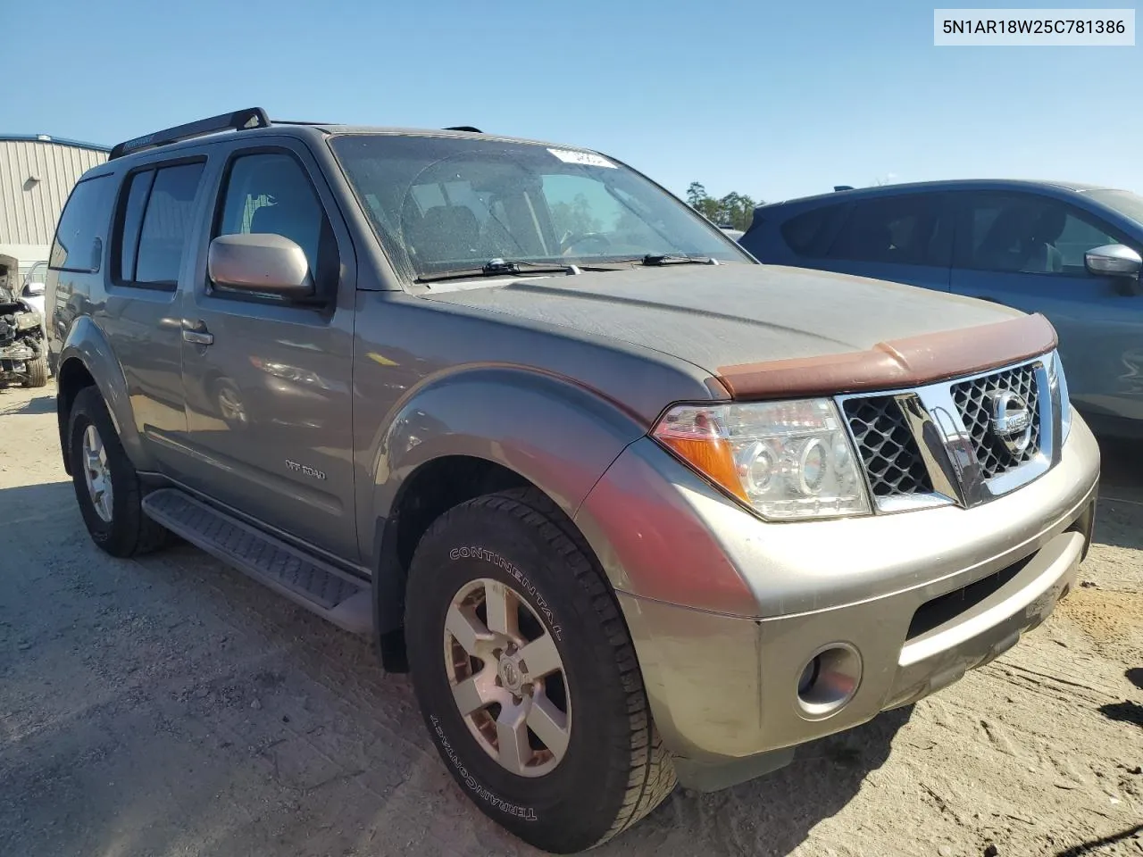 2005 Nissan Pathfinder Le VIN: 5N1AR18W25C781386 Lot: 77046834