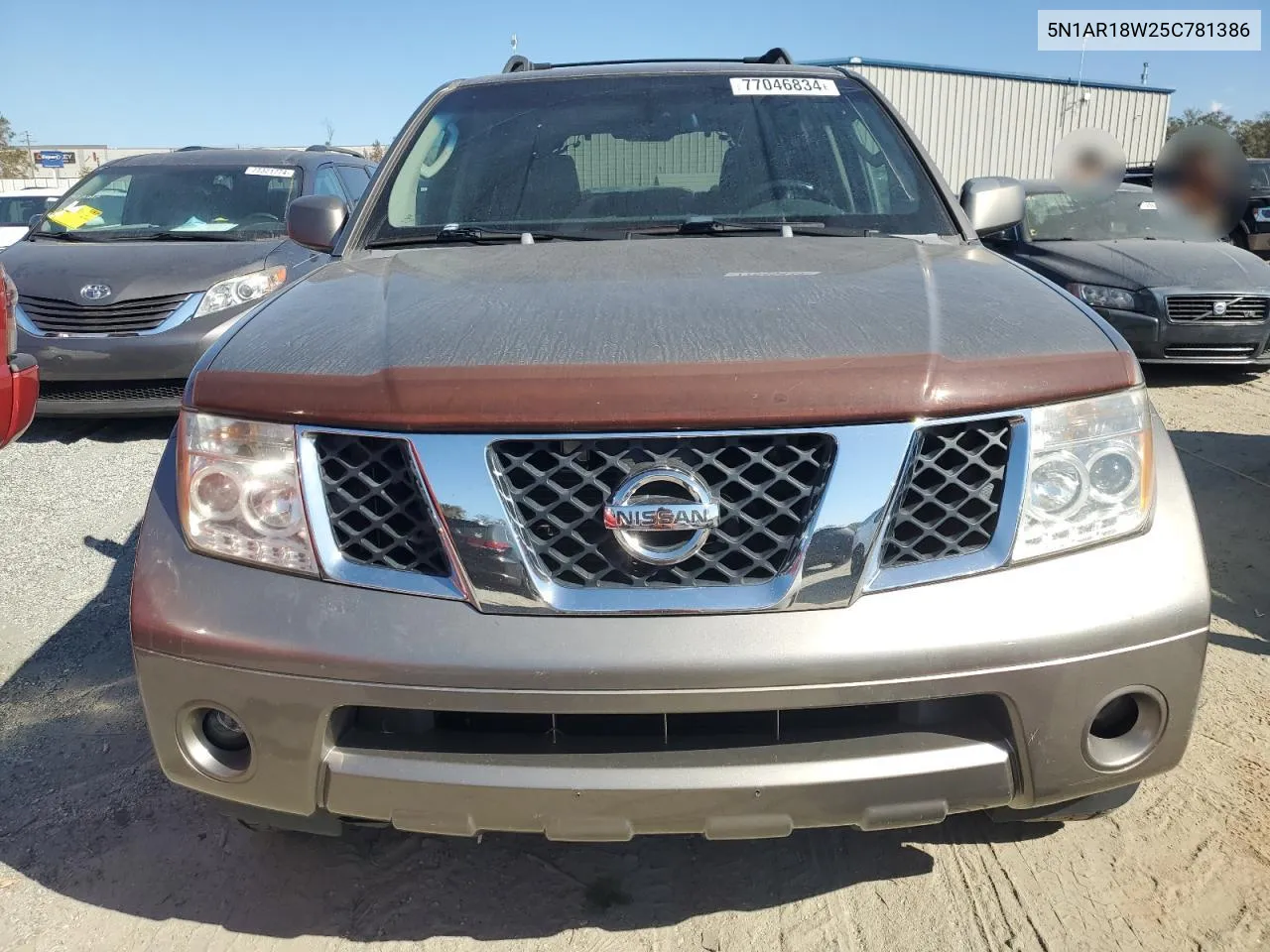 2005 Nissan Pathfinder Le VIN: 5N1AR18W25C781386 Lot: 77046834