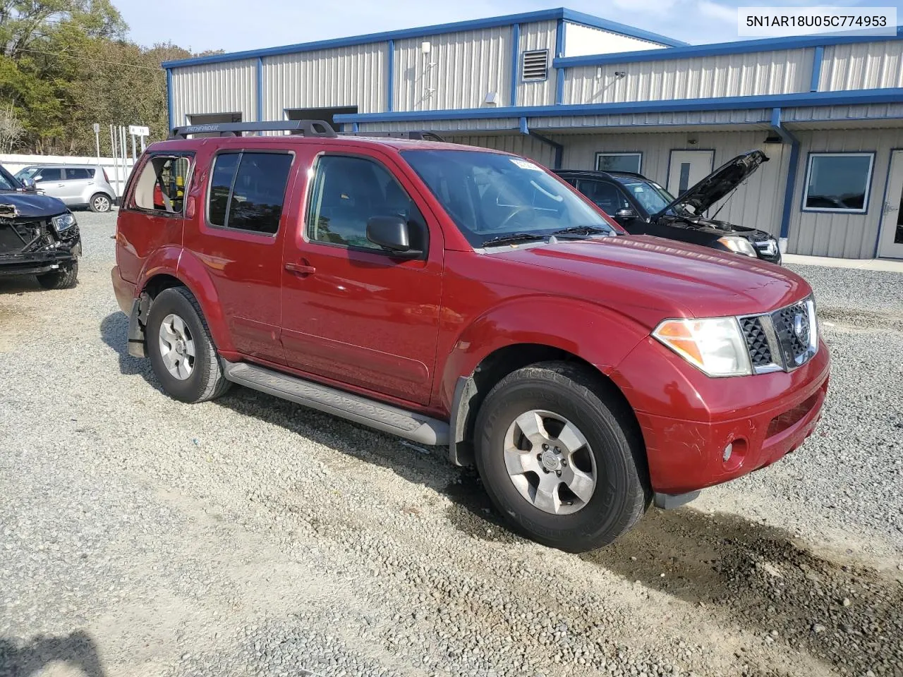 2005 Nissan Pathfinder Le VIN: 5N1AR18U05C774953 Lot: 80182054