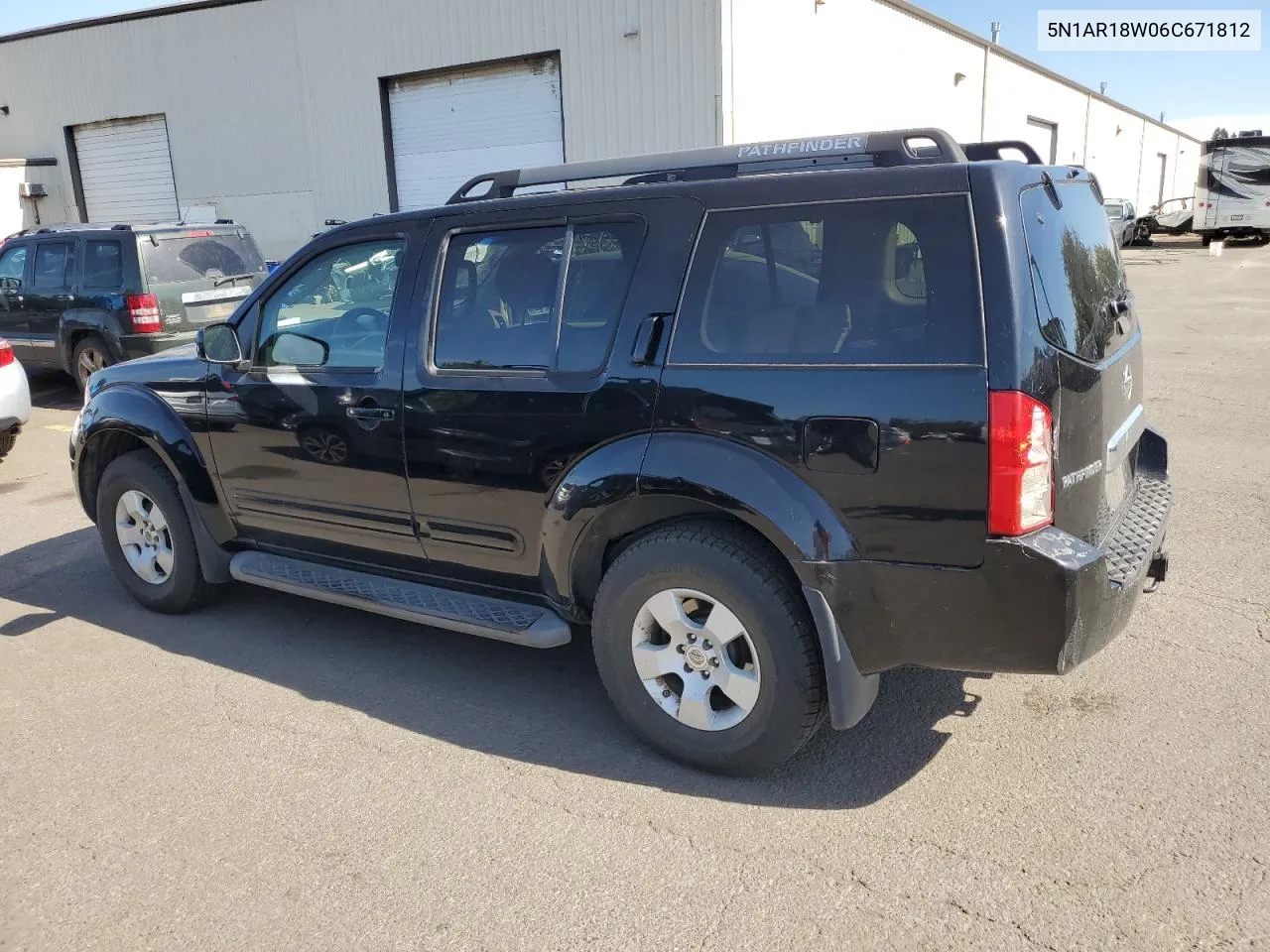 5N1AR18W06C671812 2006 Nissan Pathfinder Le