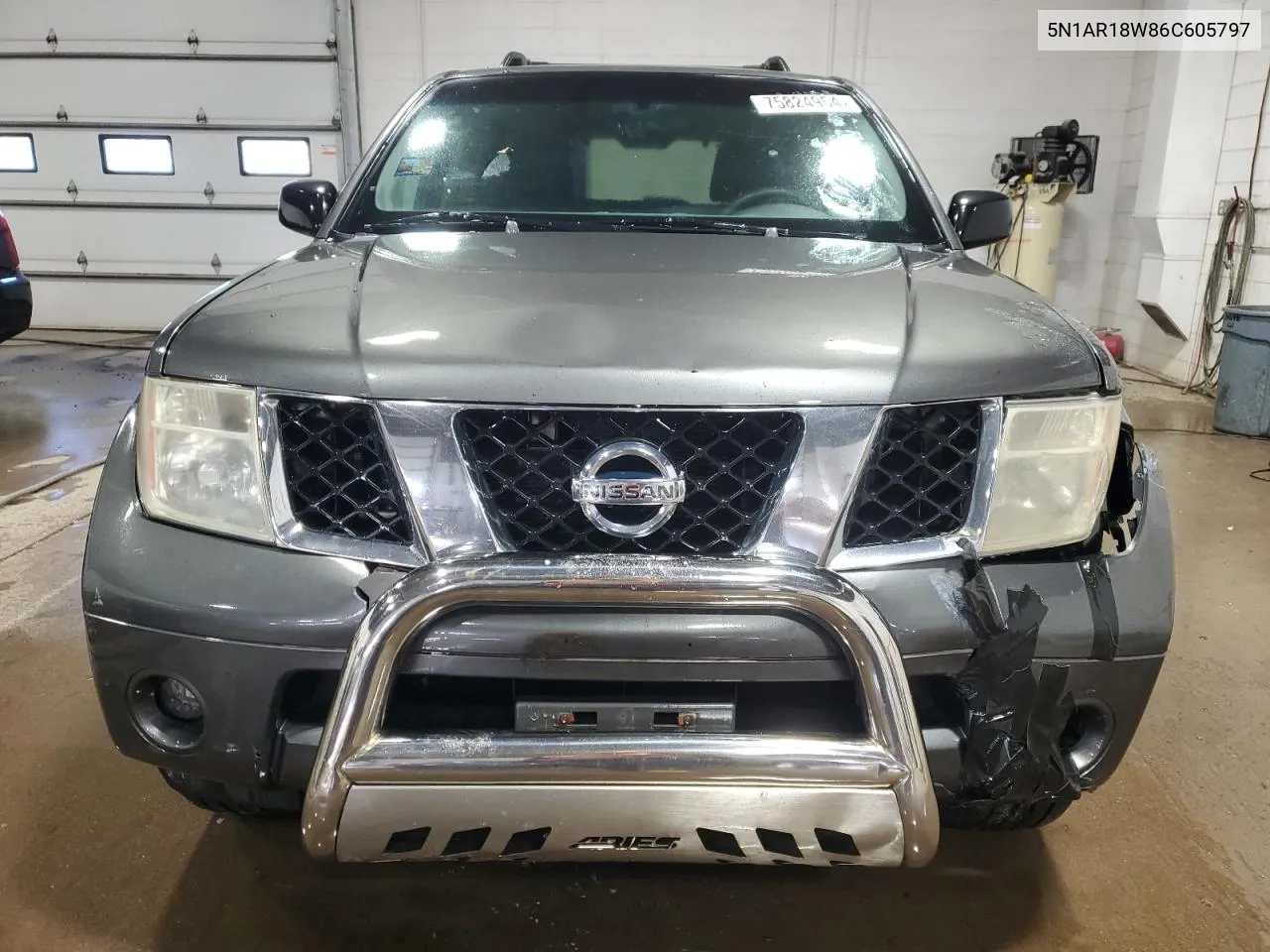 2006 Nissan Pathfinder Le VIN: 5N1AR18W86C605797 Lot: 75824954